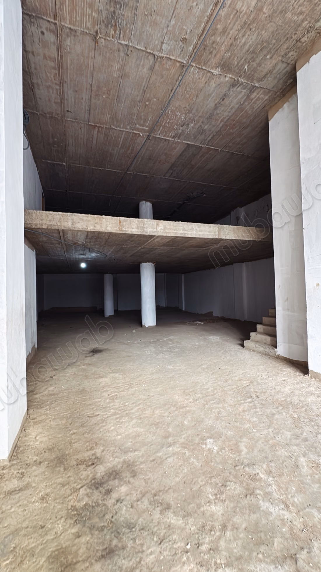 Local comercial en venta en Val Fleury. Superficie total 324 m². Residencia segura