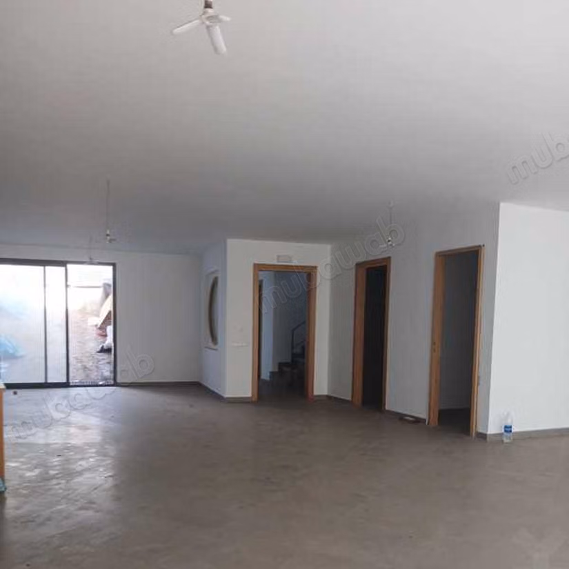 Local commercial à Vendre de 264.0 m² à Casablanca, Sidi Maarouf