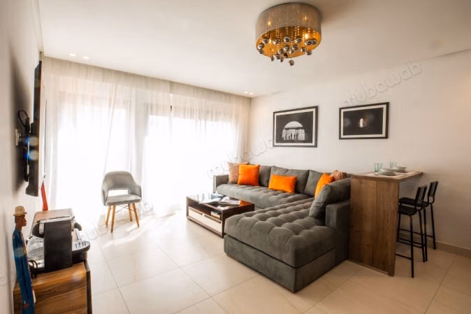 Alquiler de estudio con terraza sobre palmera en Casablanca
