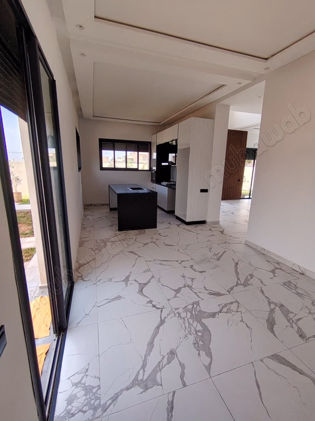 Luxury house for sale on Route Amizmiz. Total area 300 m². Terrace and garden
