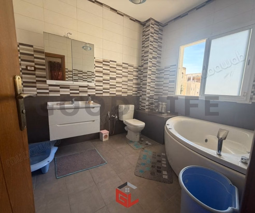 Maison en duplex avec un appartement indépendant