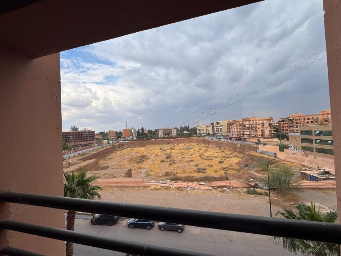 Bele appartement vide ou meublé à louer à L'hivernage
