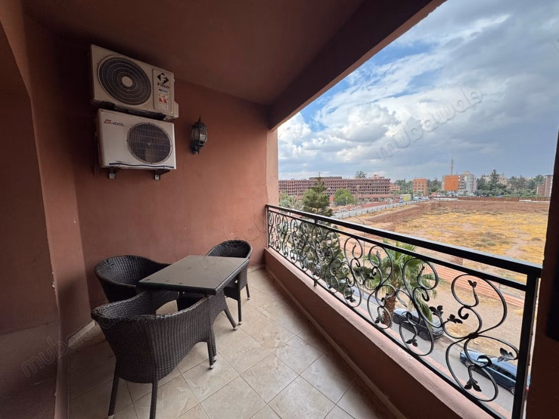 Bele appartement vide ou meublé à louer à L'hivernage