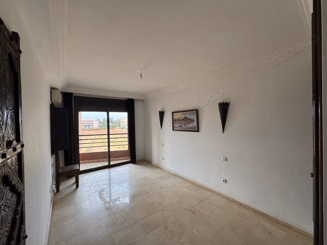 Bele appartement vide ou meublé à louer à L'hivernage
