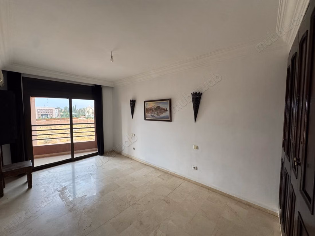 Bele appartement vide ou meublé à louer à L'hivernage