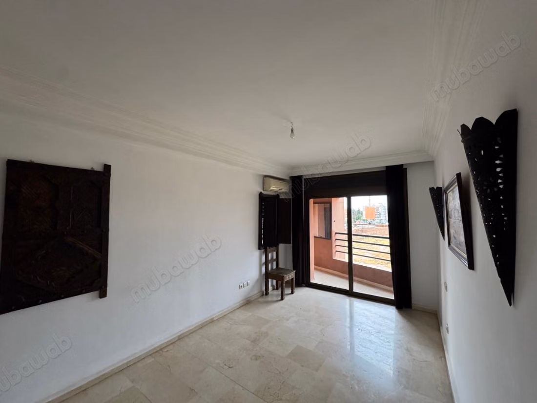 Bele appartement vide ou meublé à louer à L'hivernage