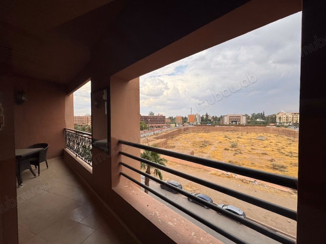 Bele appartement vide ou meublé à louer à L'hivernage
