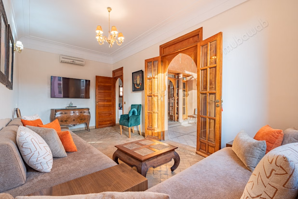 Très bel appartement en location à Agdal. 
3 pièces. 
Bien meublé la location pour 6 mois
