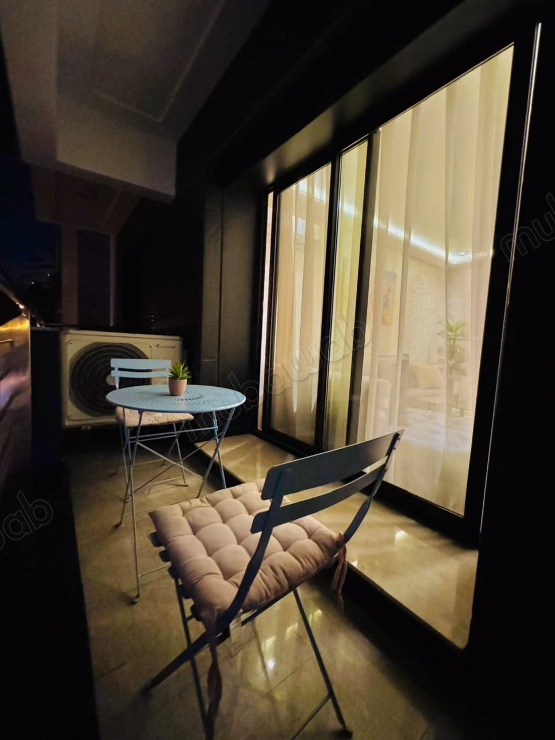 Gauthier Joli Modern Furnished Studio