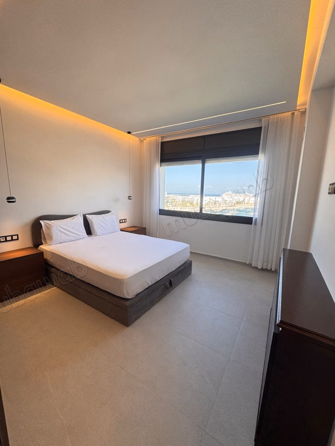 Appartment à louer meublé en plein de corniche