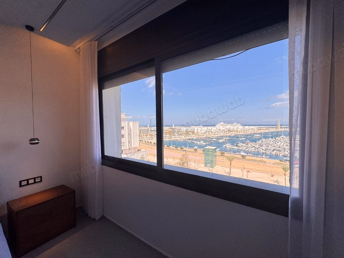 Appartment à louer meublé en plein de corniche