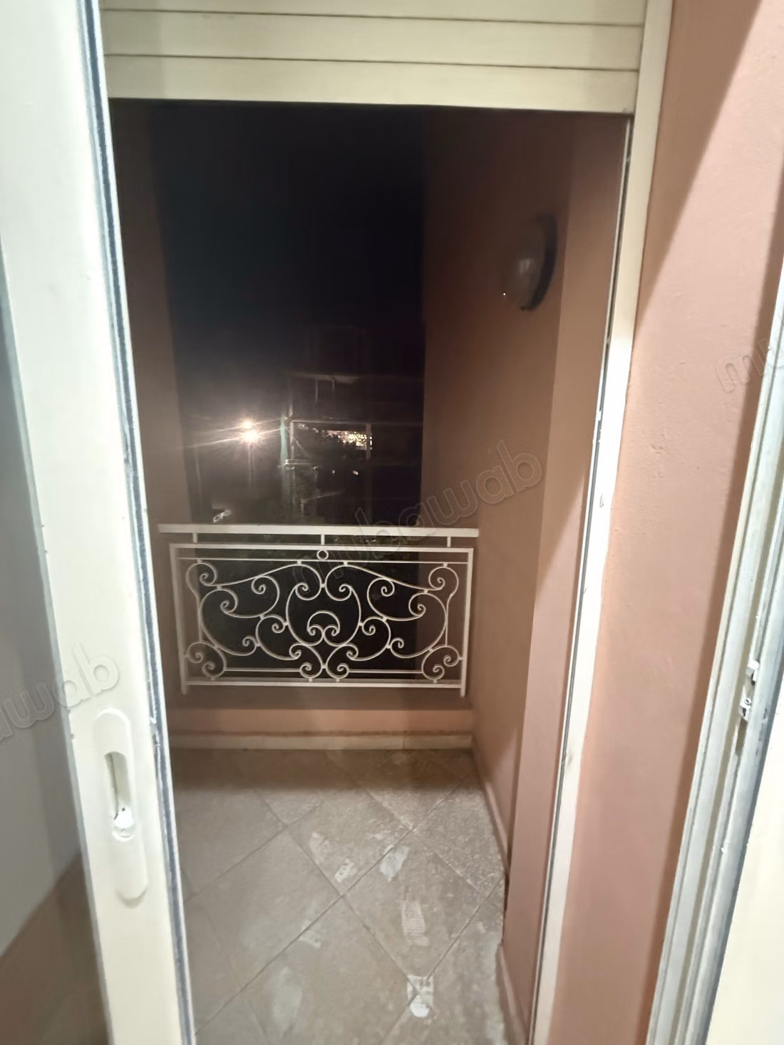 Louez cet appartement à Route Casablanca. 2 chambres agréables. Porte blindée et résidence sécurisée