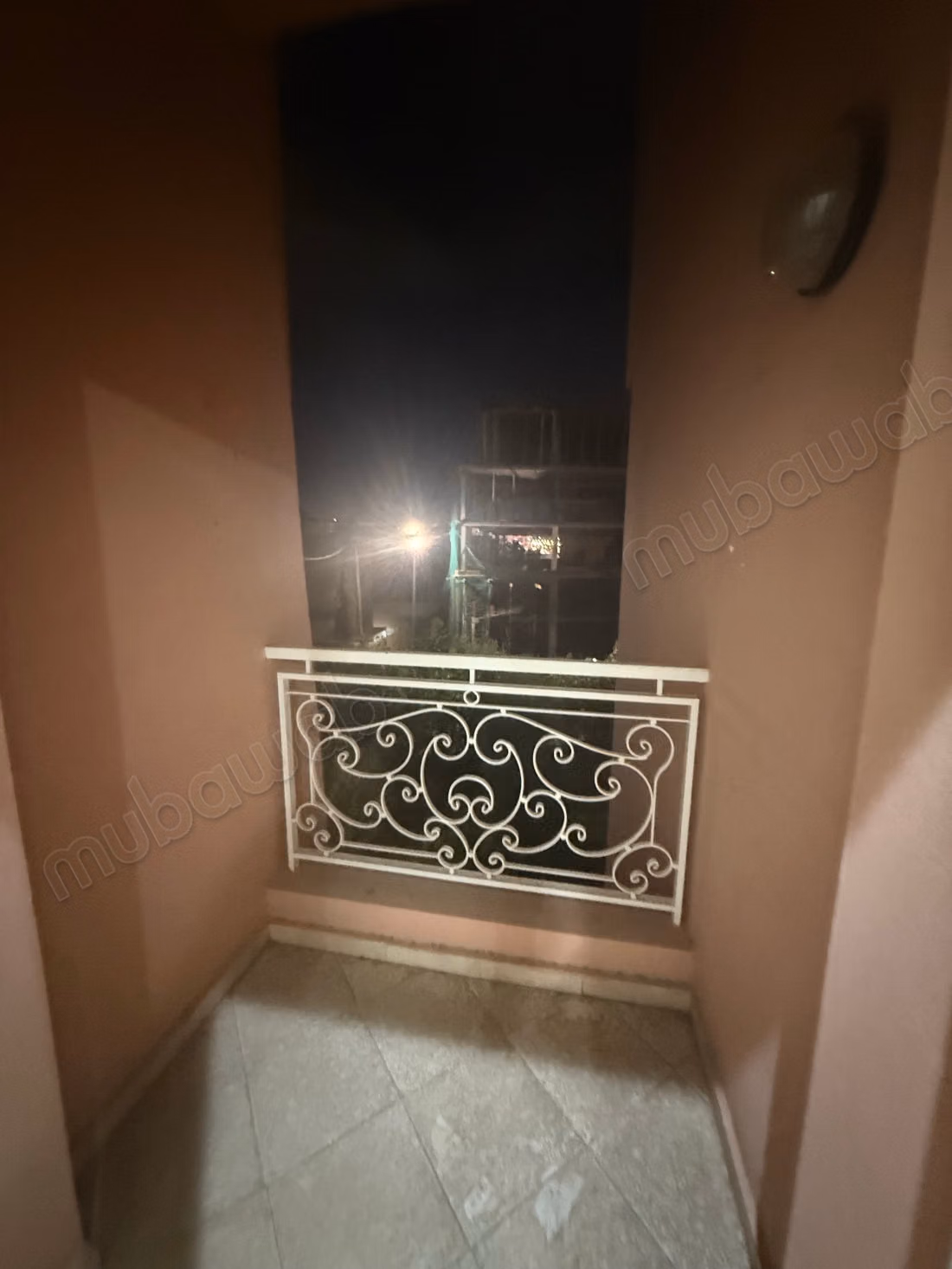 Louez cet appartement à Route Casablanca. 2 chambres agréables. Porte blindée et résidence sécurisée