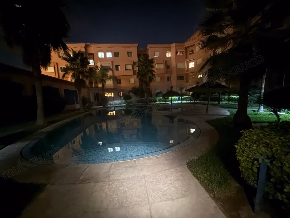 Louez cet appartement à Route Casablanca. 2 chambres agréables. Porte blindée et résidence sécurisée