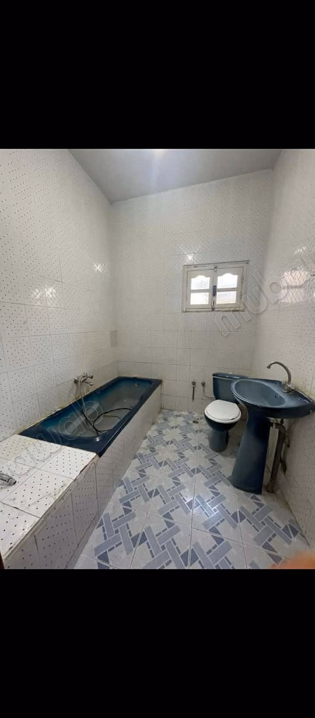 Maison de deux niveaux à la vente à Cité Ezzouhour