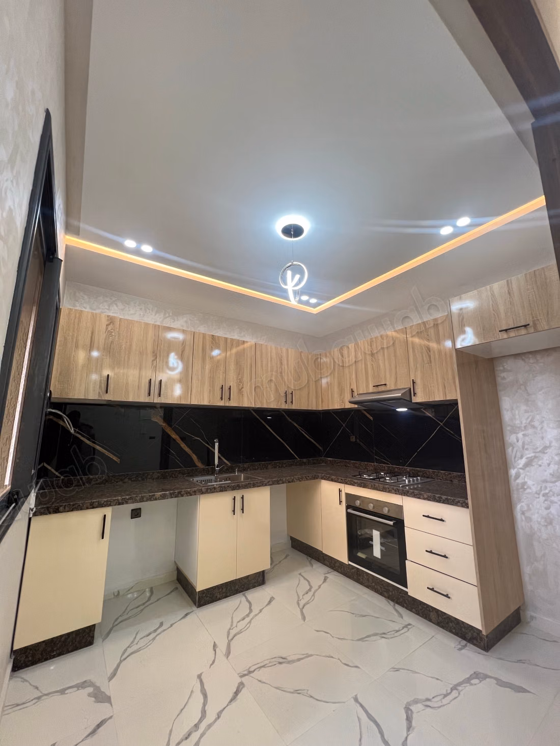 Superbe villa à louer à Allaince mehdia.
Surface de 100 m²