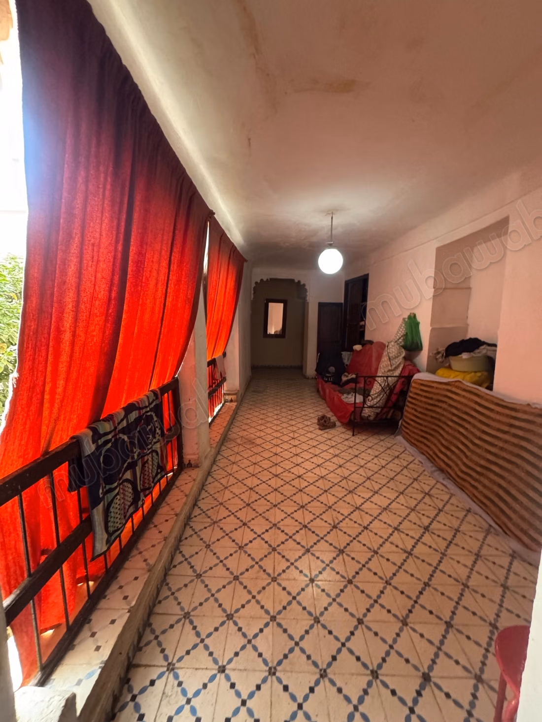Riad to renovate 172 m² on the ground / title deed
