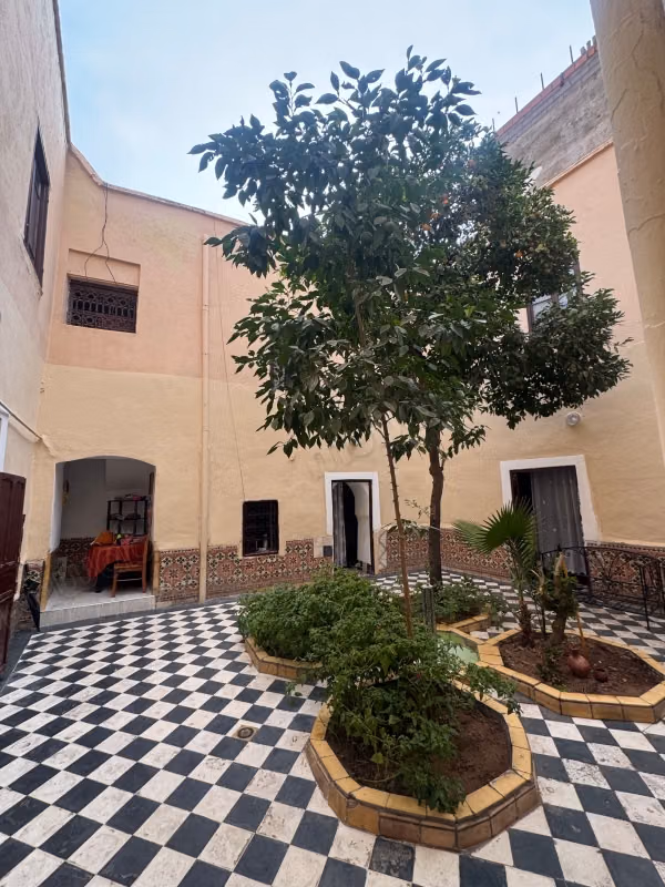 Riad a rénover 172 m2 au sol /titre foncier