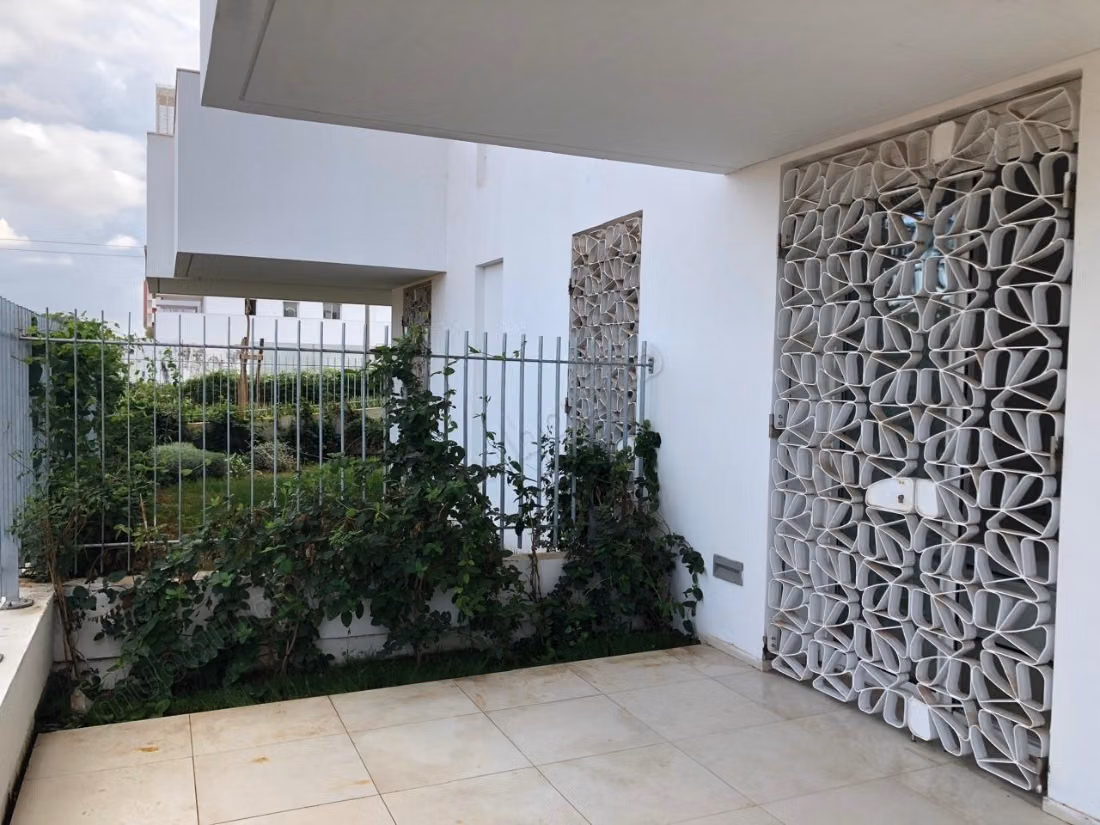 Furnished Studio for Rent / CFC