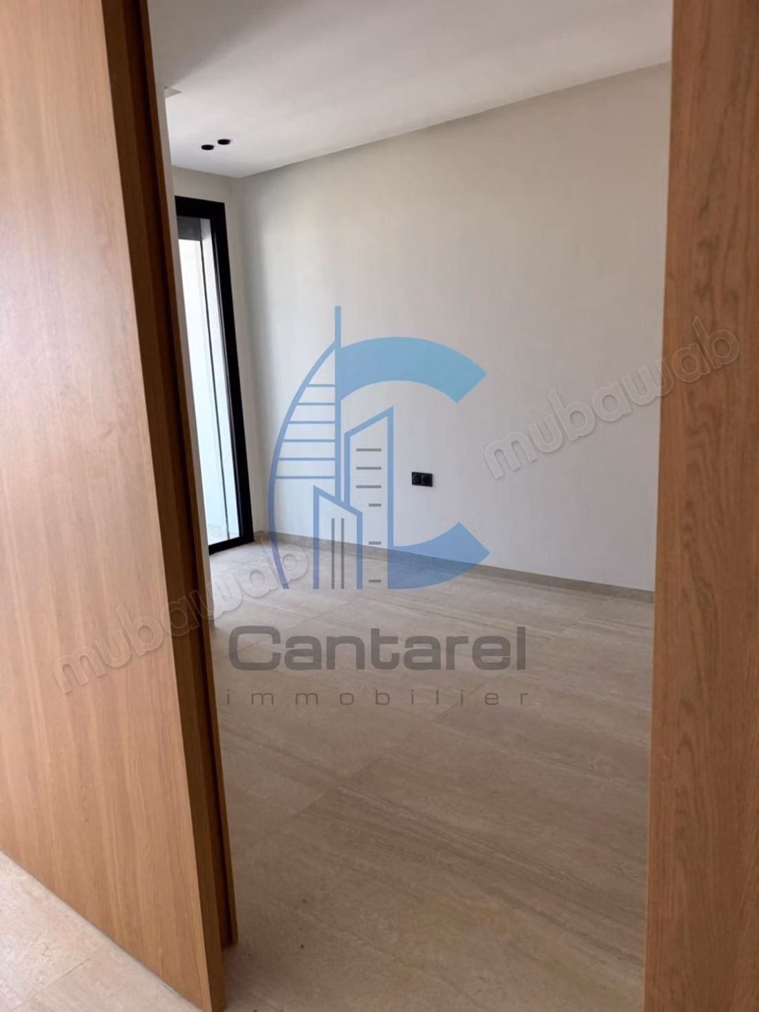 Encantador estudio vacío moderno en alquiler en la oasis