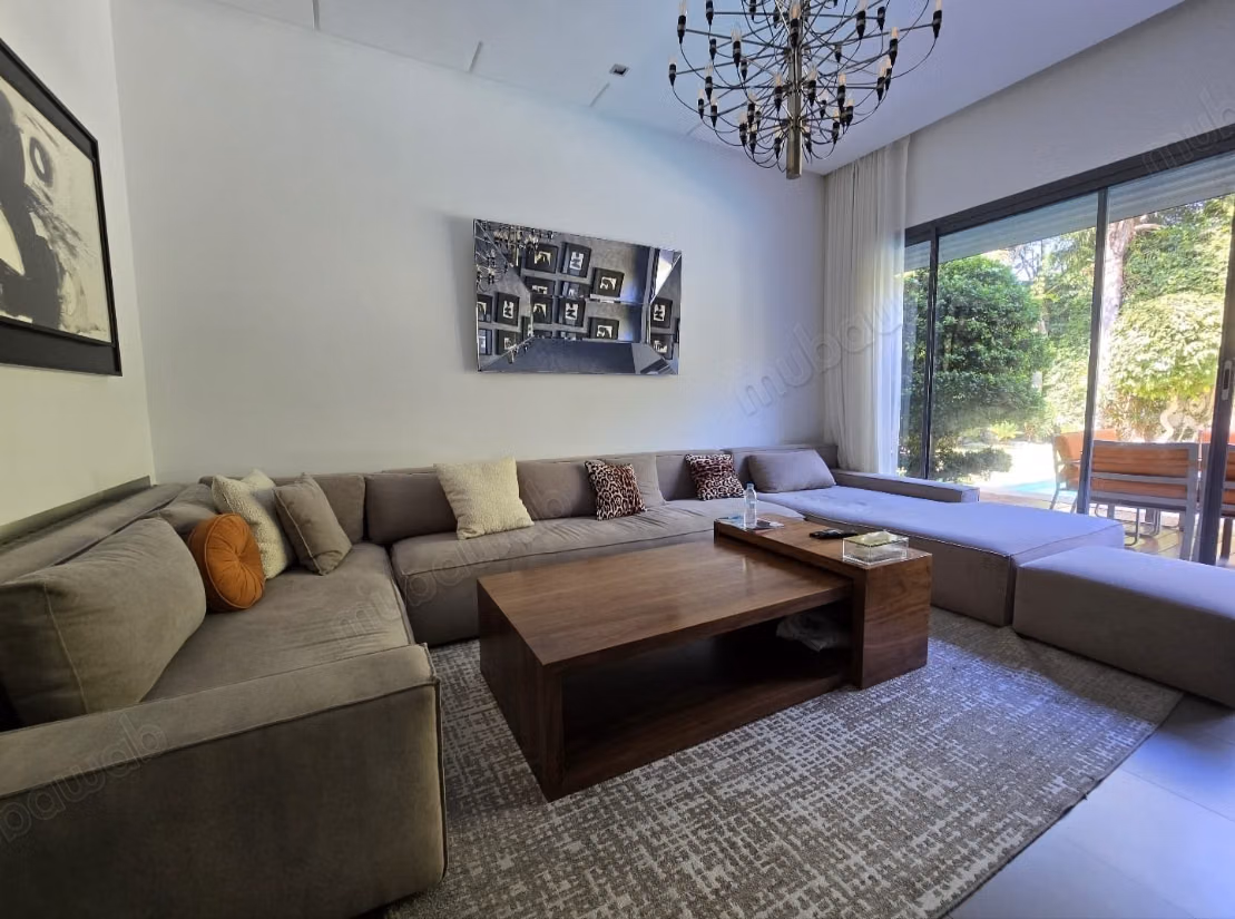 High-end villa for sale in Ain Diab. Area 664 m². Well furnished