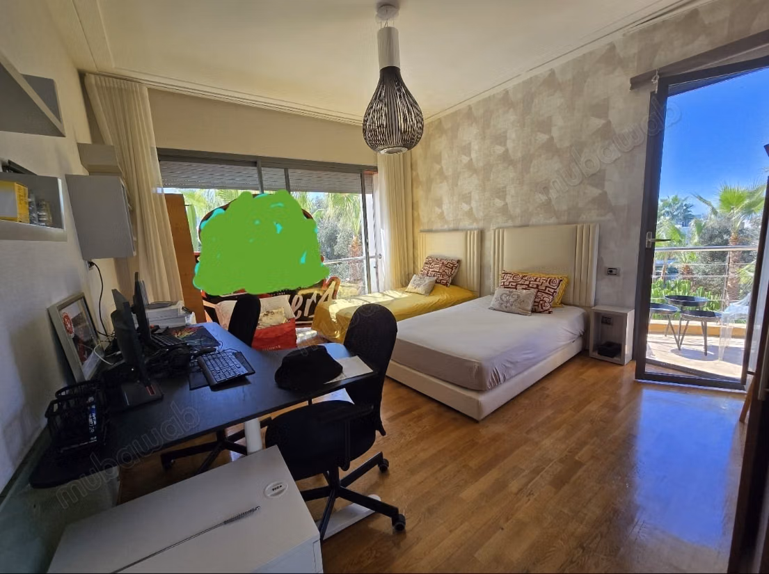 High-end villa for sale in Ain Diab. Area 664 m². Well furnished