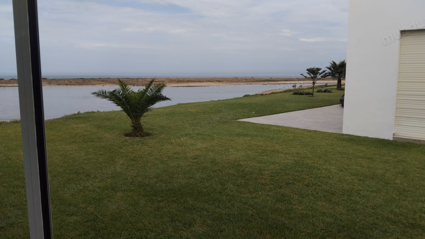 Joli bungalow meublé à louer avec vue sur mer