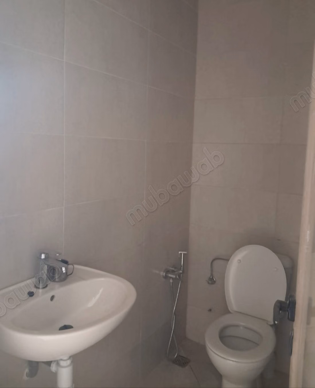 Apartment for sale in Hay Mohammadi. 4 beautiful bedrooms