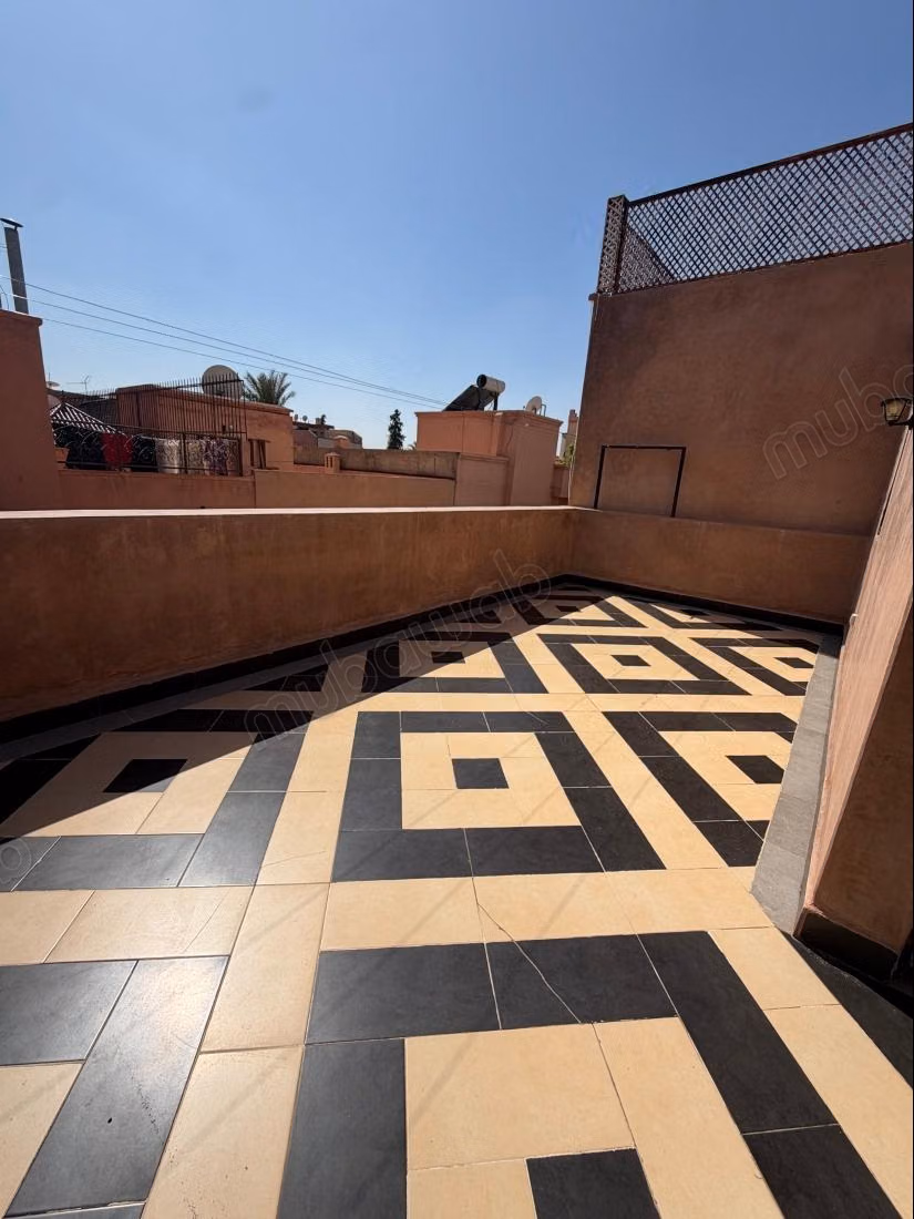 Villa de luxe à vendre à Hay Targa. 7 pièces. Meublé