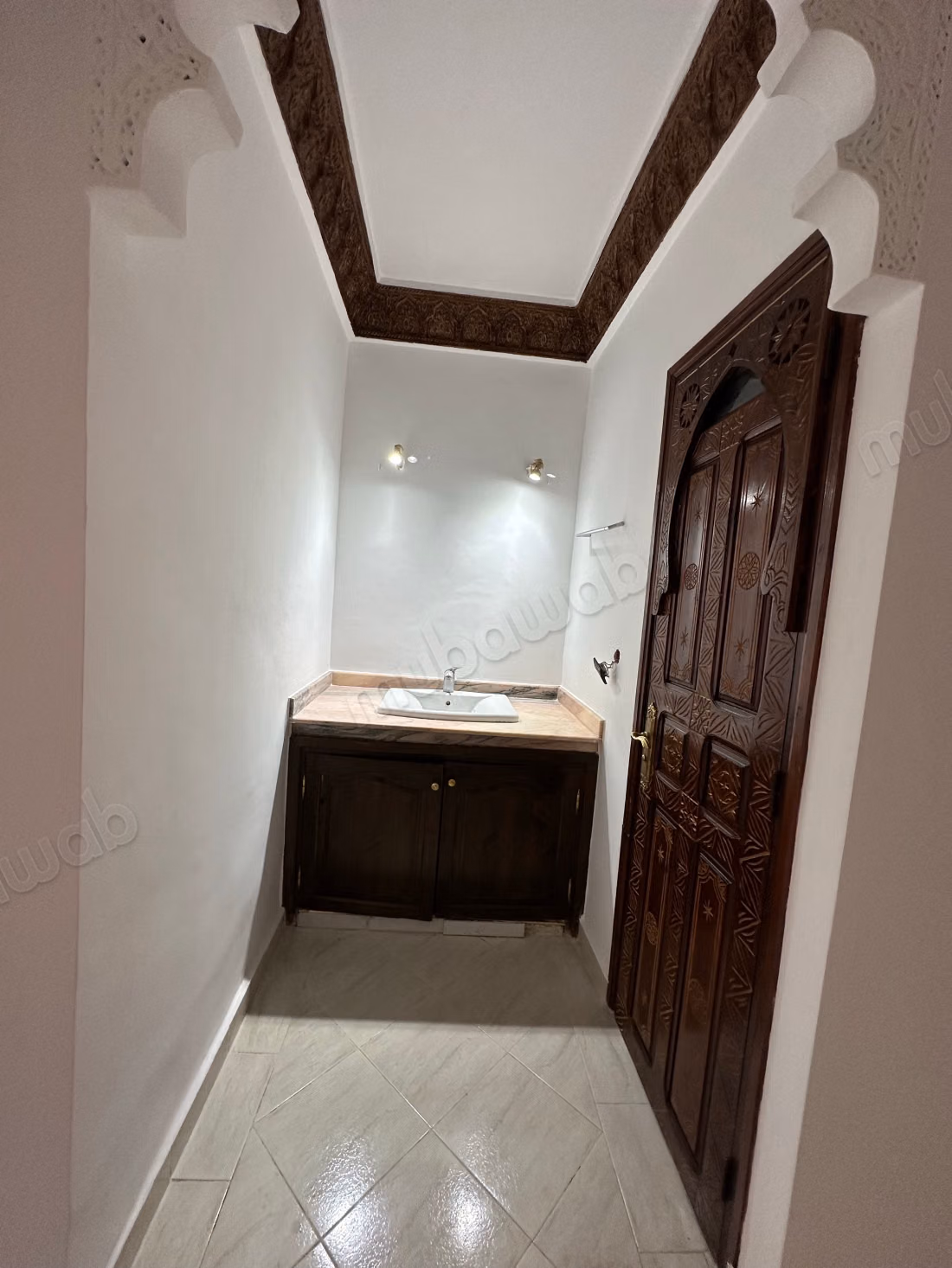 Très bel appartement 3 chambre vide à Rouidat. 
100 mètre