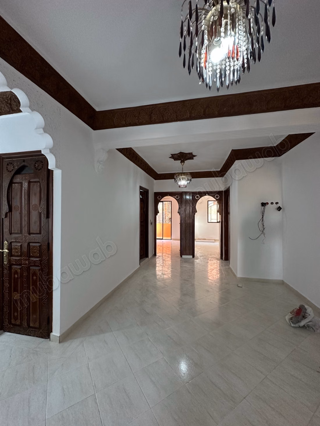 Très bel appartement 3 chambre vide à Rouidat. 
100 mètre