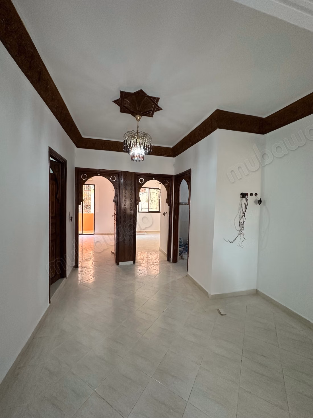 Très bel appartement 3 chambre vide à Rouidat. 
100 mètre