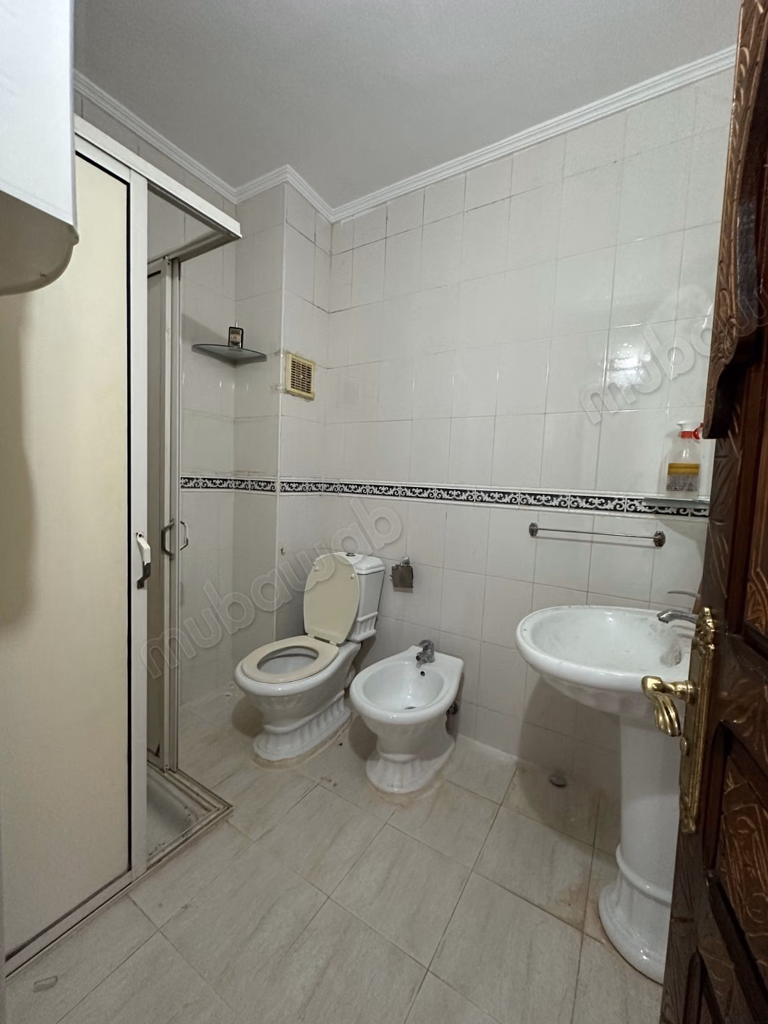 Très bel appartement 3 chambre vide à Rouidat. 
100 mètre