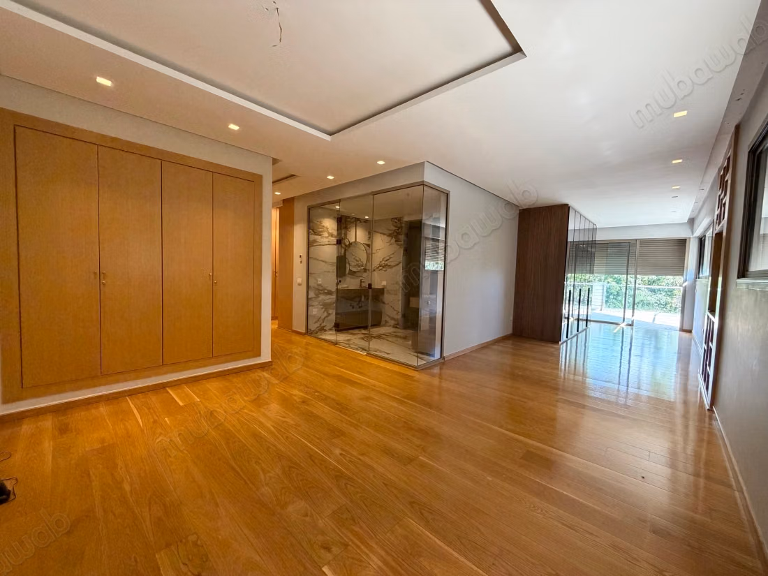 Villa for sale in California