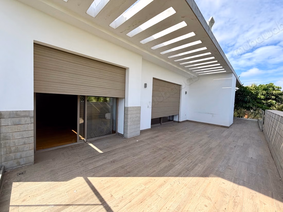 Villa for sale in California