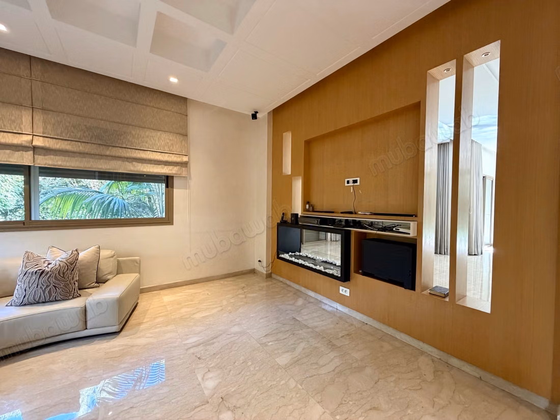 Villa for sale in California