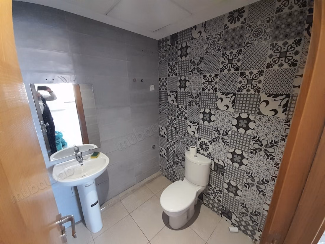 63 m2 Office for Rent – Commercial Location