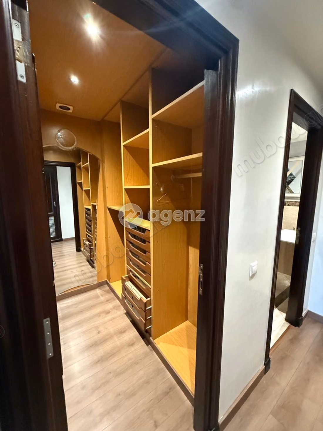 Appartement à louer 300 m², 4 chambres 
Racine Casablanca