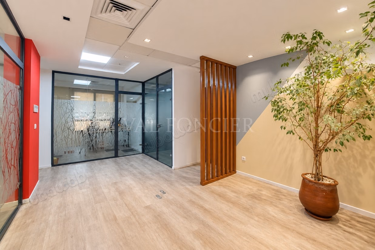 À louer – Bureau haut standing aménagé et non meublé de 234 m² à Sidi Maarouf, Casablanca