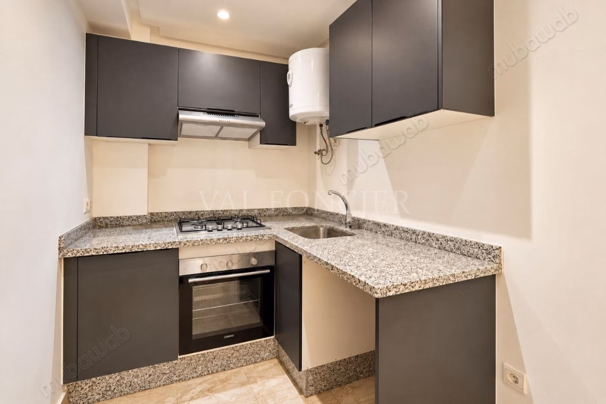 Rental of an empty studio near Bd d'Anfa, Casablanca