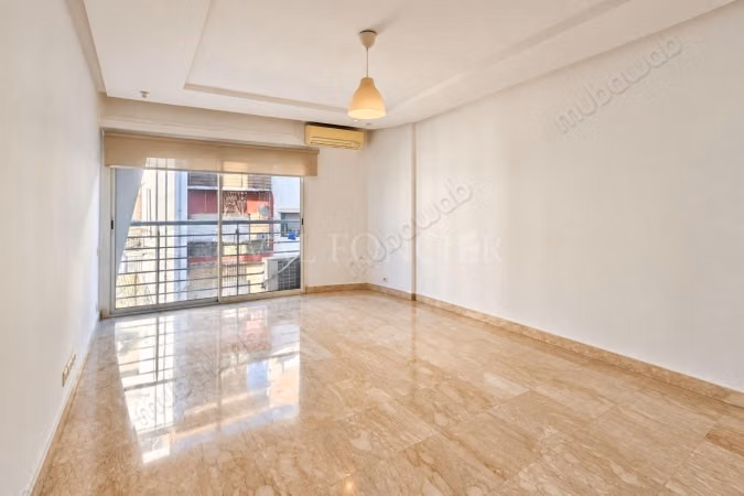 Rental of an empty studio near Bd d'Anfa, Casablanca