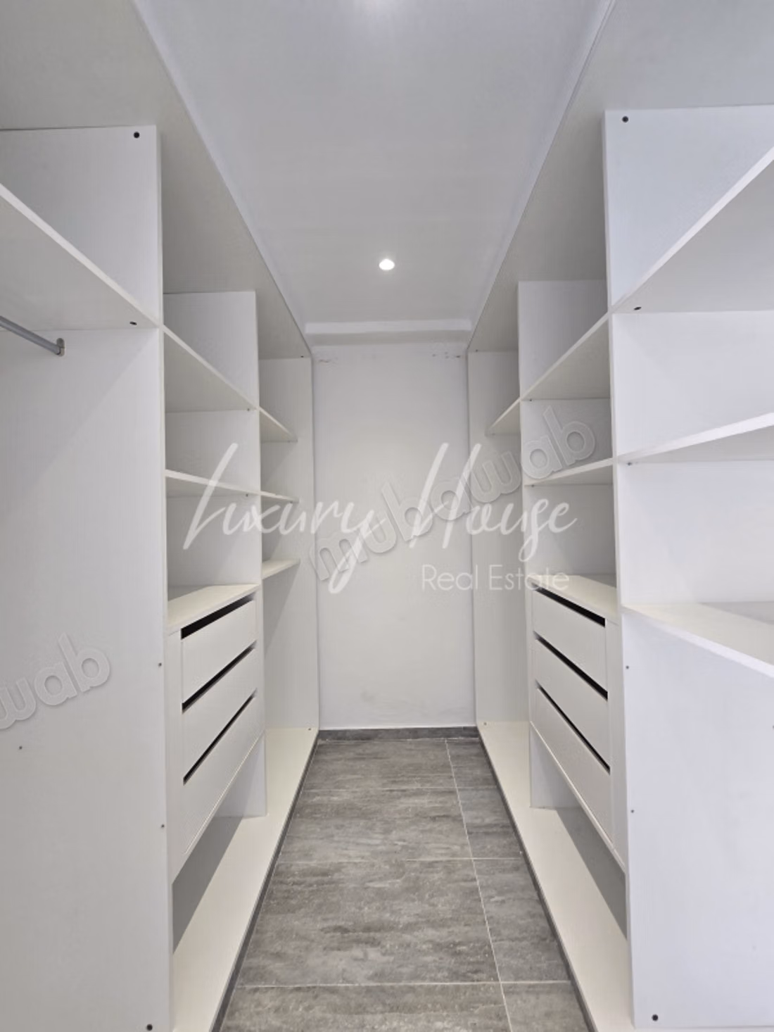 Villa jamais habitée S3 plain pied avec piscine et