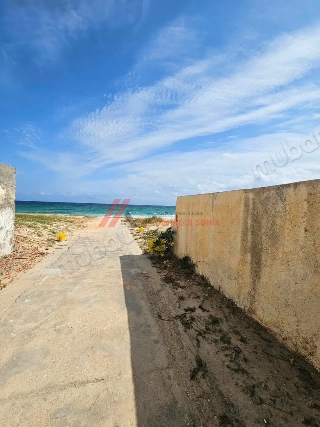 A vendre une villa à chatt mer côté mer