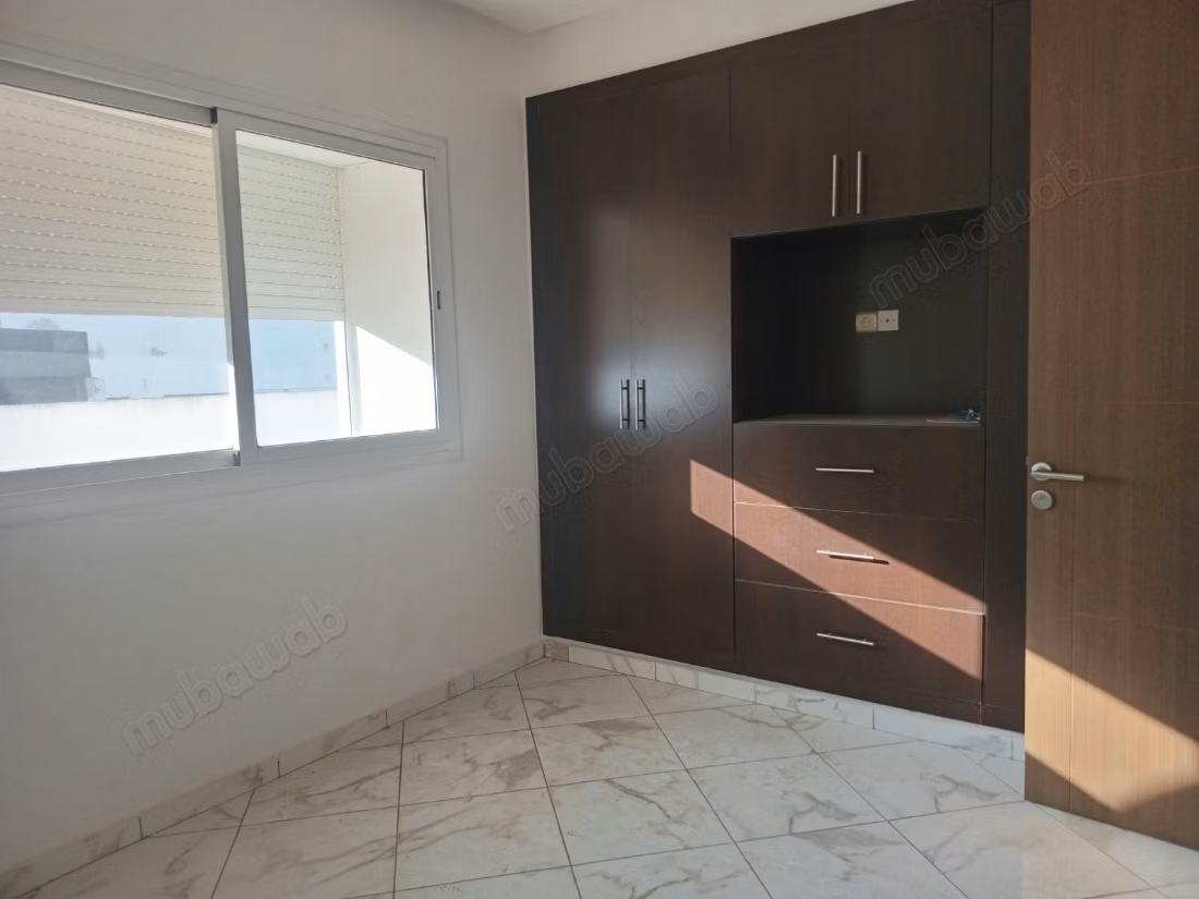 Bel appartement avec grande terrasse a louer