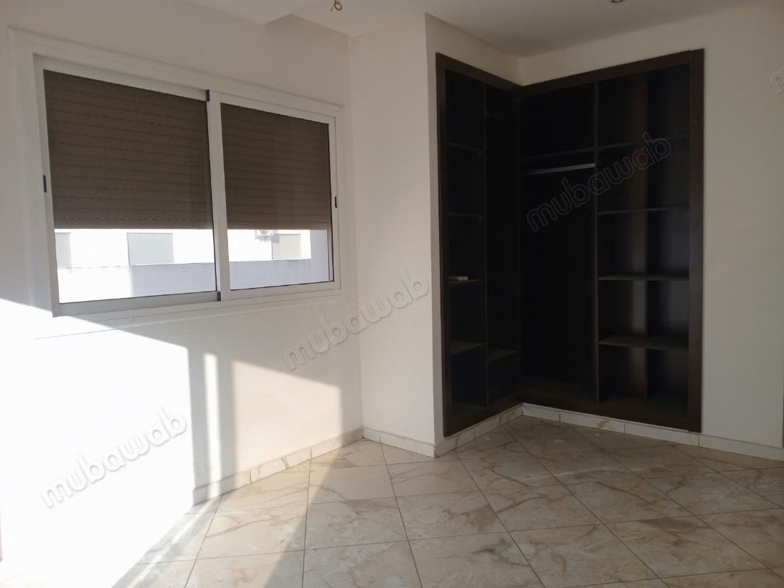 Bel appartement avec grande terrasse a louer
