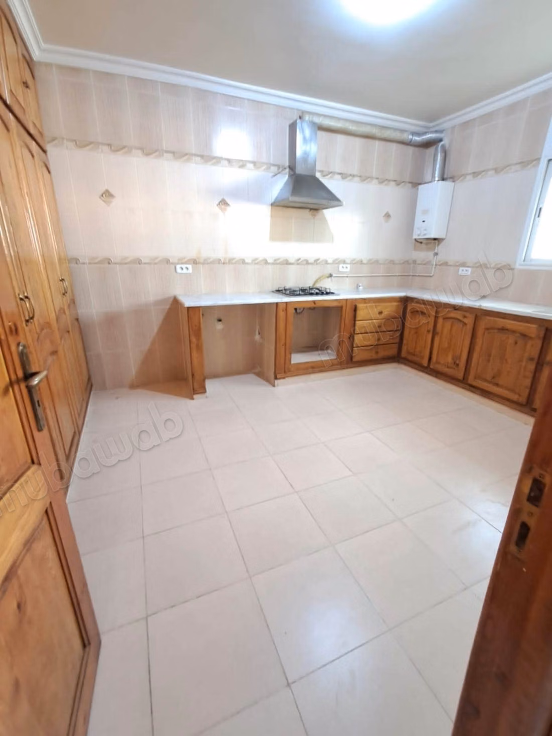 Piano in affitto a Cité Ennasr 2. Superficie 120 m²