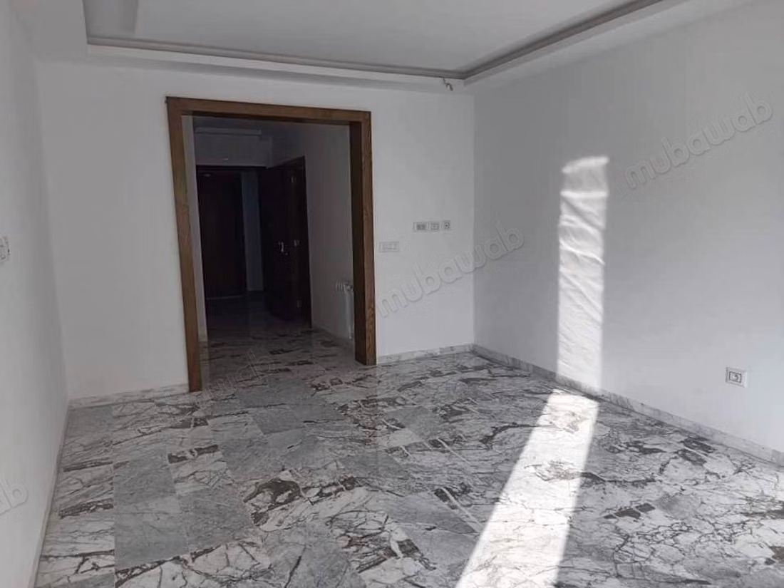 Superbe appartement à louer à Cité Ennasr 2.2 belles chambres