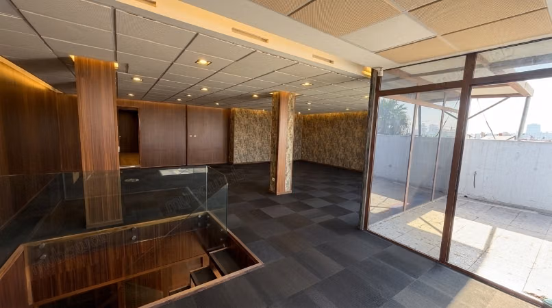 Duplex à usage professionnel 182 m² Hay Hassani