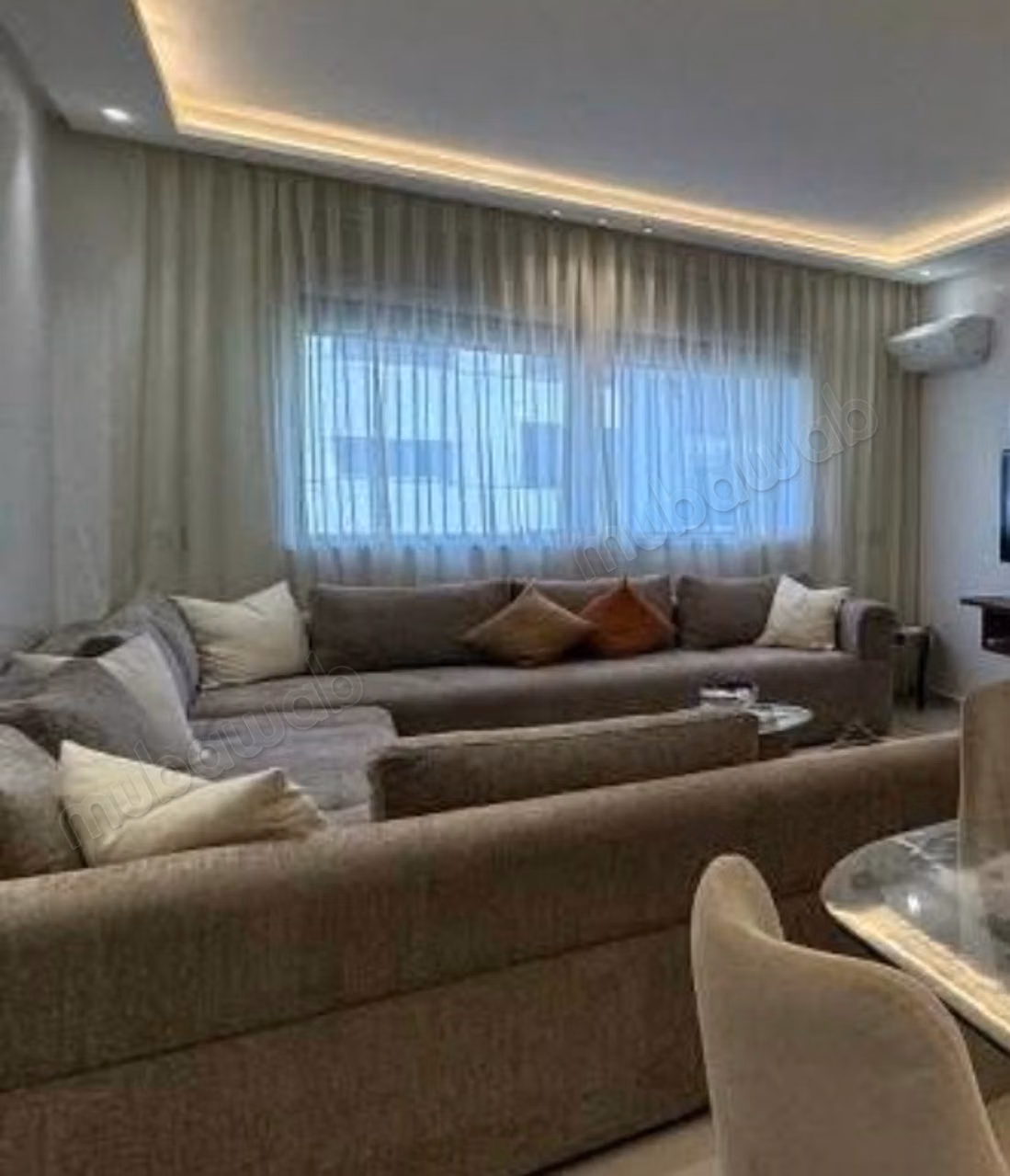 Appartement en location à Racine. 3 grandes pièces. Bien meublé