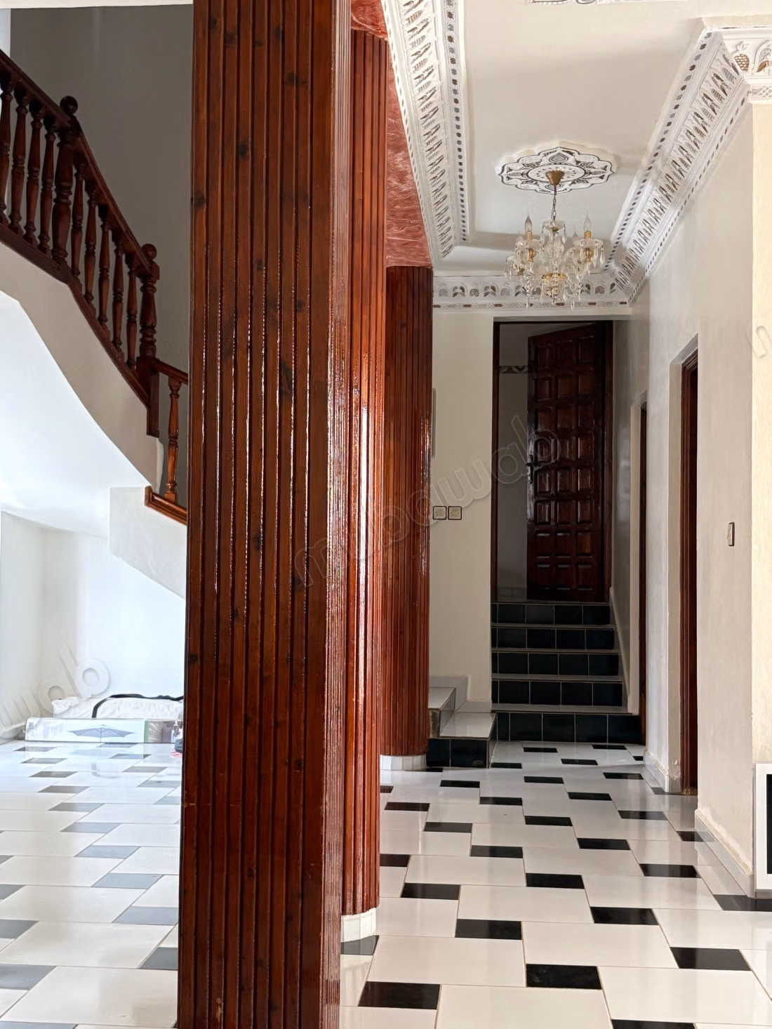 High-end house for sale in Moulay Bousselham. Area of 223 m². Terrace and garden